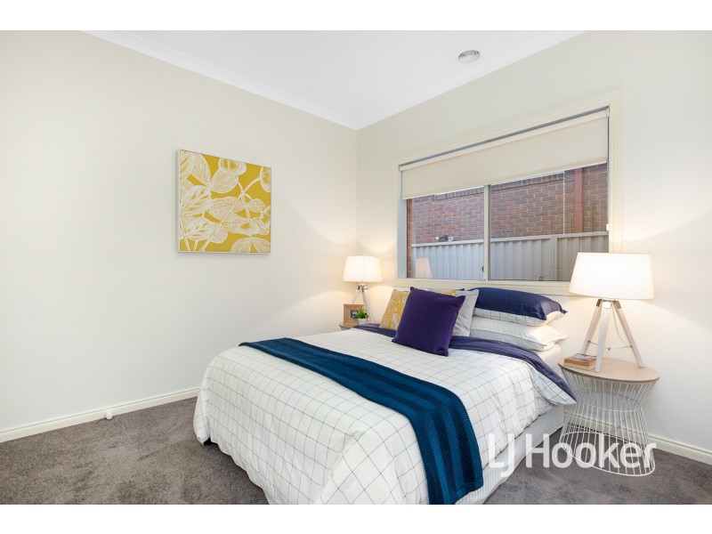 23 St Leonard Way, Pakenham VIC 3810