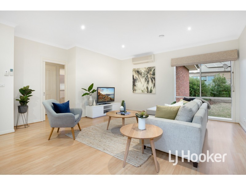 23 St Leonard Way, Pakenham VIC 3810