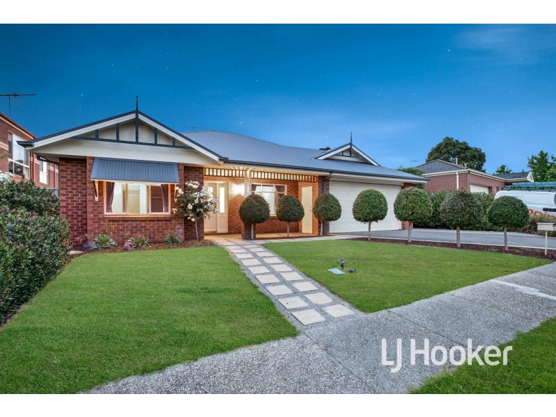 23 St Leonard Way, Pakenham VIC 3810