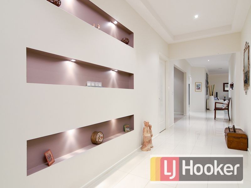 7 Loxton Way, Pakenham VIC 3810