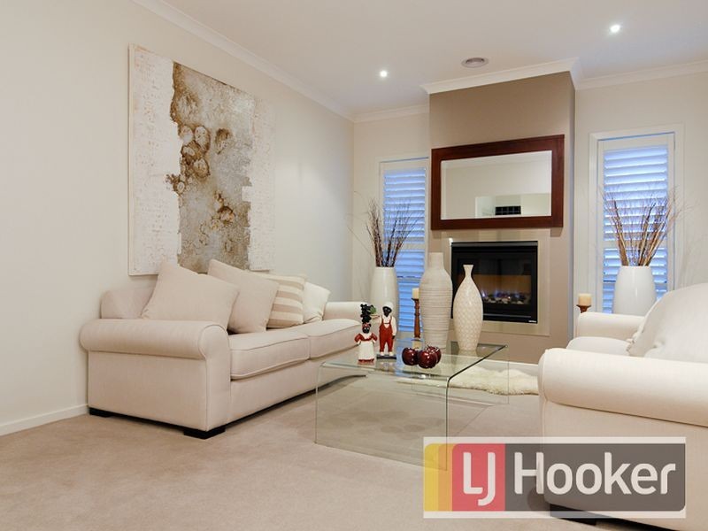 7 Loxton Way, Pakenham VIC 3810