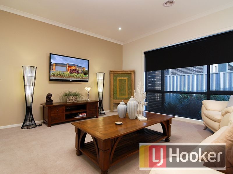 7 Loxton Way, Pakenham VIC 3810