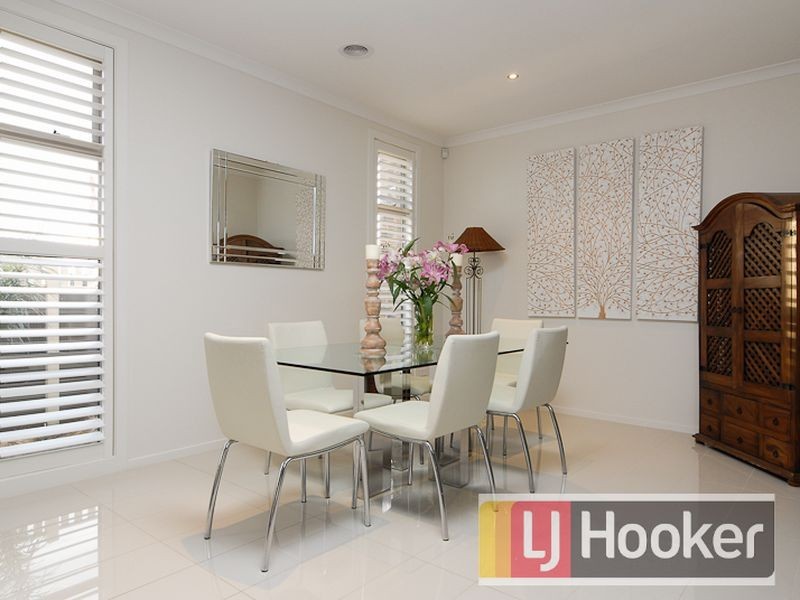 7 Loxton Way, Pakenham VIC 3810