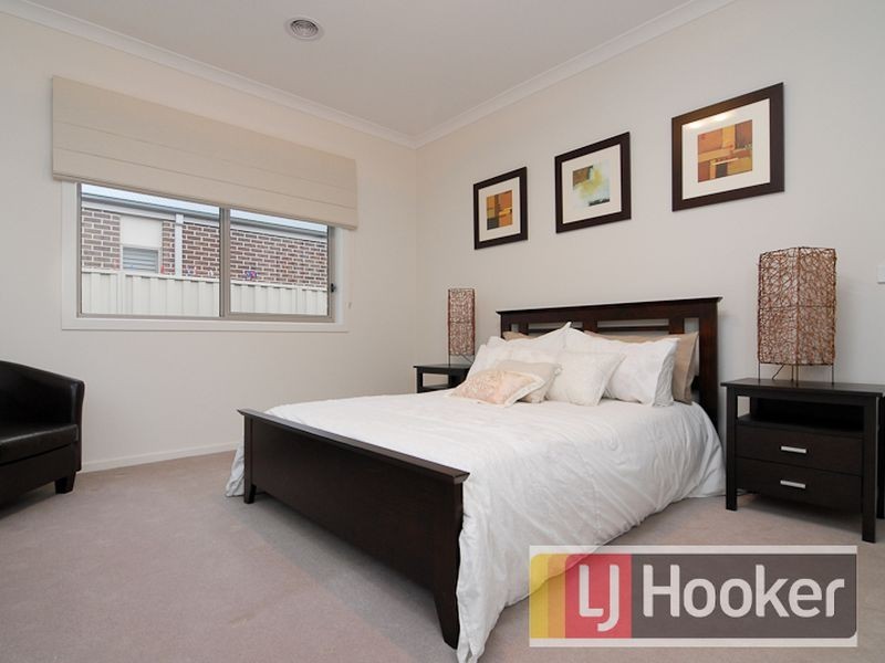 7 Loxton Way, Pakenham VIC 3810