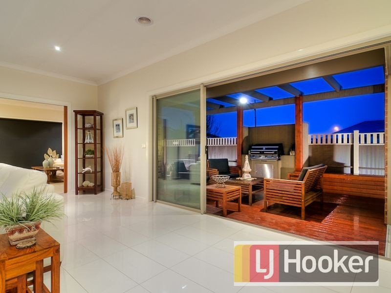 7 Loxton Way, Pakenham VIC 3810