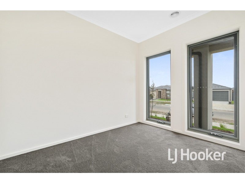 102 Mary Street, Officer VIC 3809