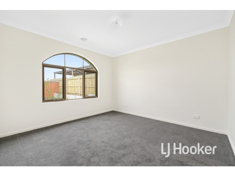 11 Tottenham Way, Officer VIC 3809