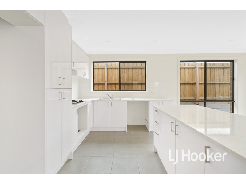 11 Tottenham Way, Officer VIC 3809