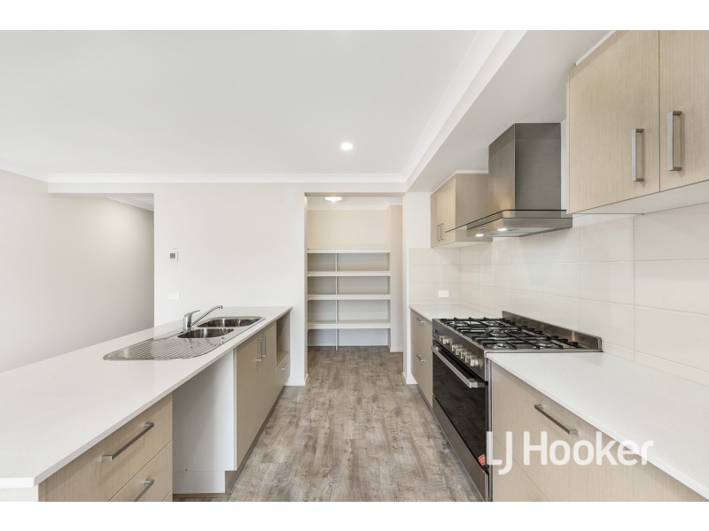 32 Grisham Drive, Officer VIC 3809