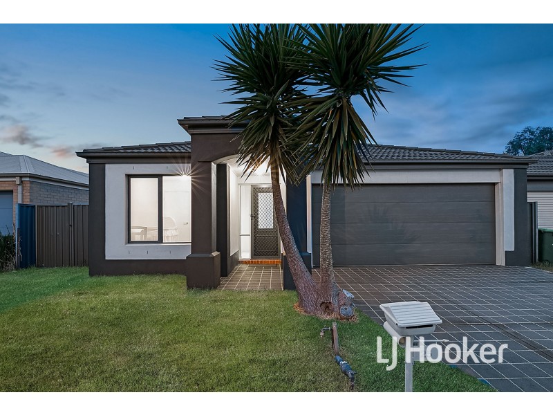 25 Orchard Valley Avenue, Pakenham VIC 3810