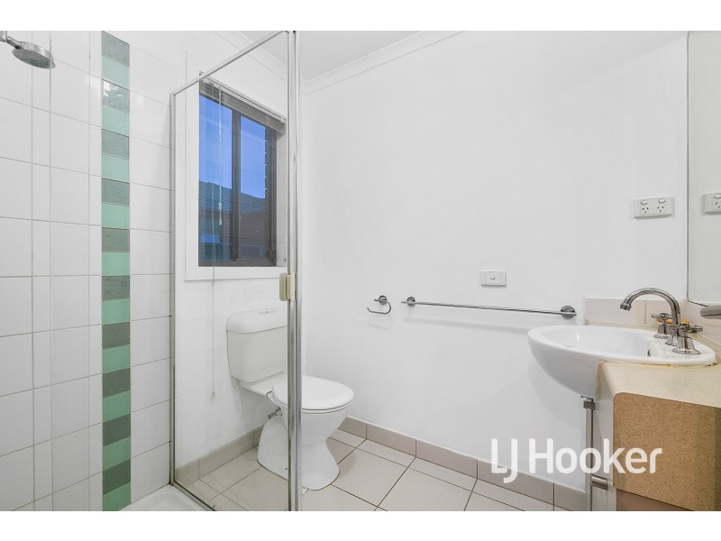 25 Orchard Valley Avenue, Pakenham VIC 3810