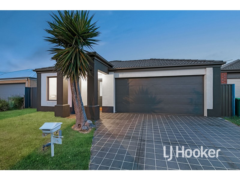 25 Orchard Valley Avenue, Pakenham VIC 3810