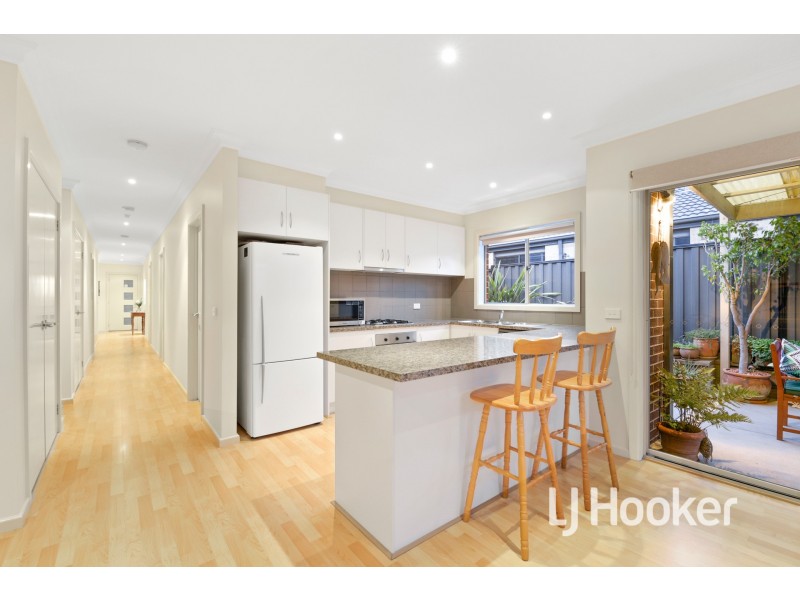 4 Como Chase, Pakenham VIC 3810