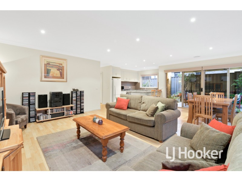 4 Como Chase, Pakenham VIC 3810