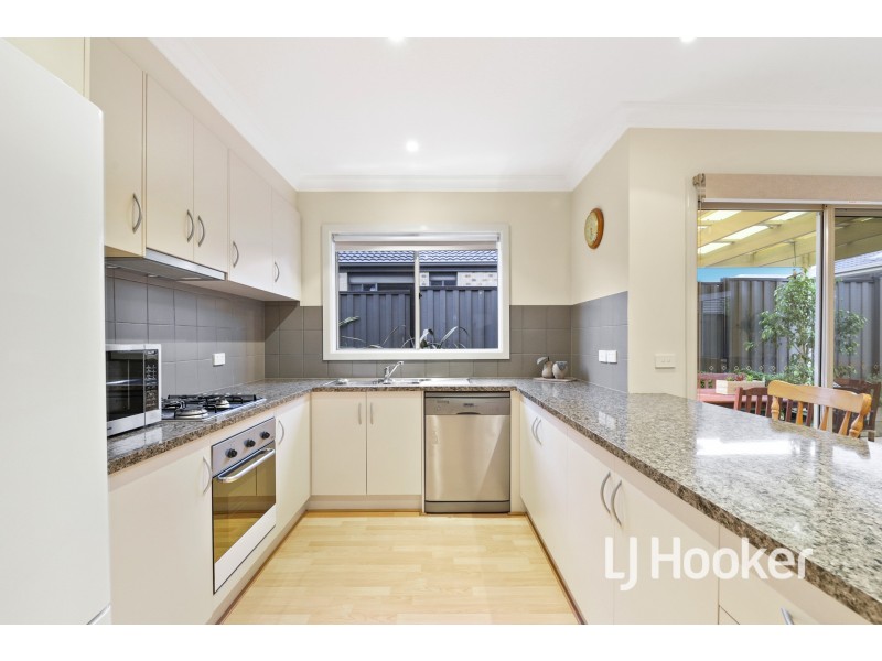 4 Como Chase, Pakenham VIC 3810