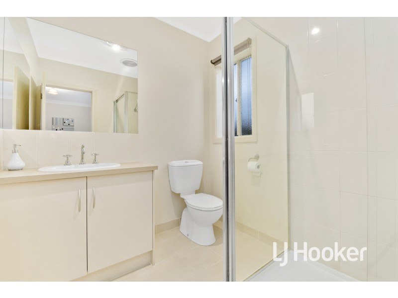 4 Como Chase, Pakenham VIC 3810