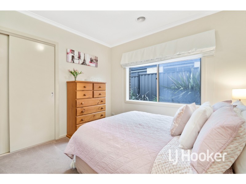 4 Como Chase, Pakenham VIC 3810
