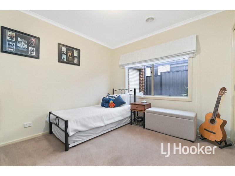 4 Como Chase, Pakenham VIC 3810