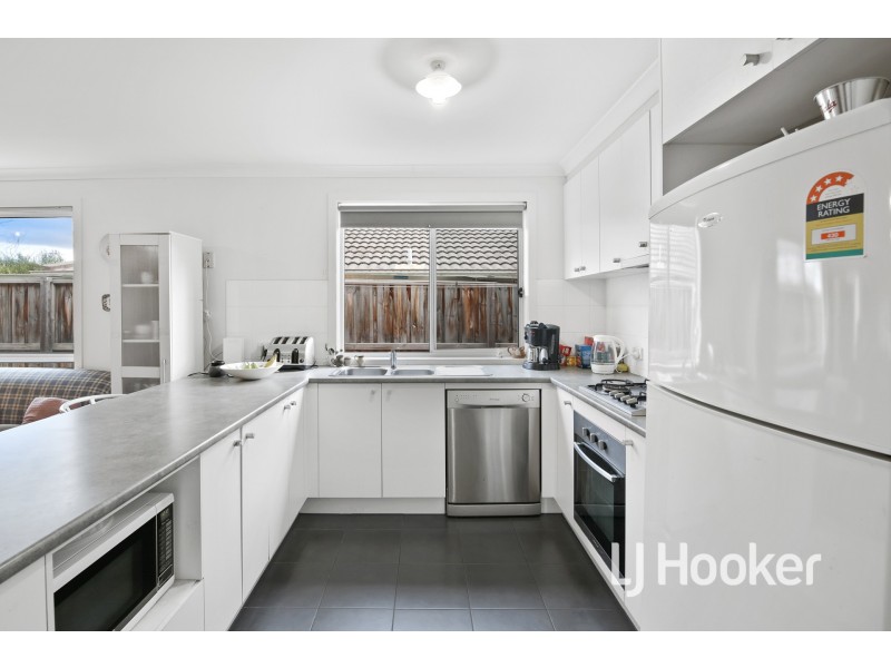 20 Kimberley Grove, Pakenham VIC 3810