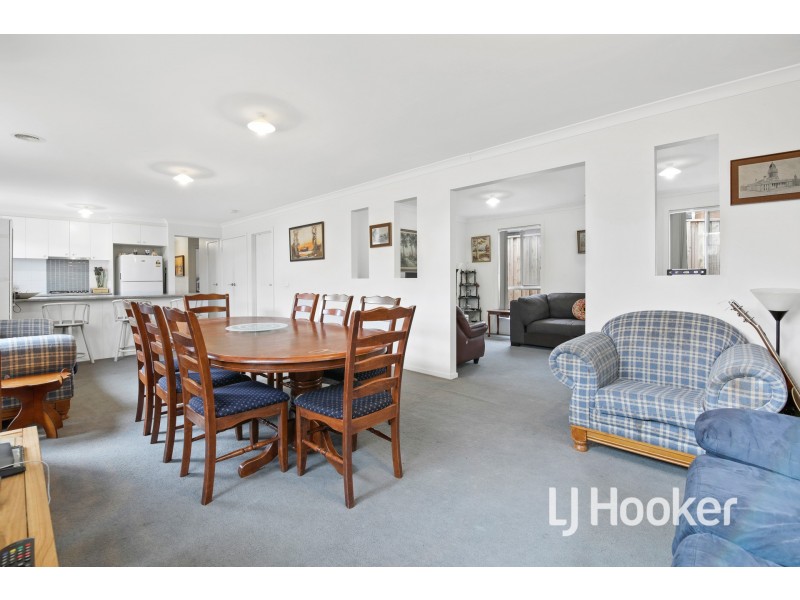 20 Kimberley Grove, Pakenham VIC 3810
