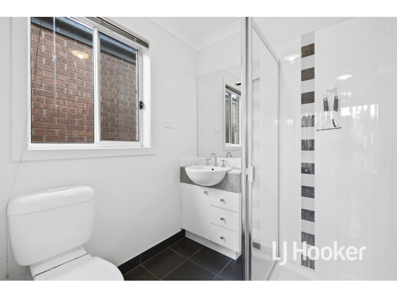 20 Kimberley Grove, Pakenham VIC 3810