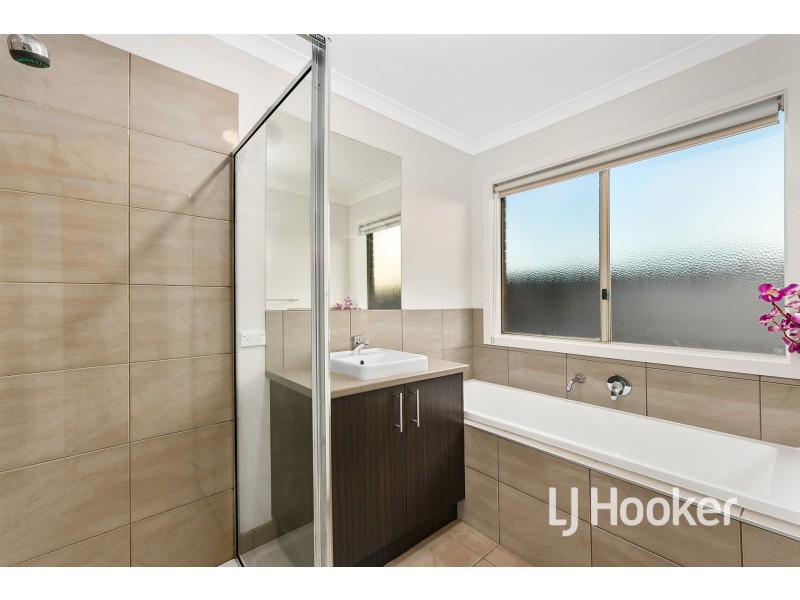 59 Pepper Crescent, Drouin VIC 3818