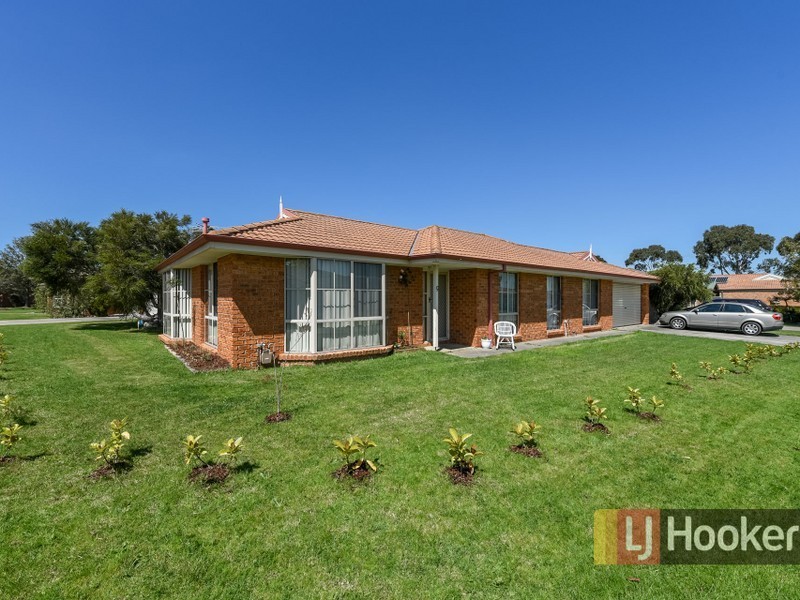 9 Naples Way, Pakenham VIC 3810