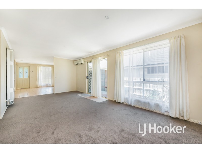 17 Meaby Drive, Pakenham VIC 3810