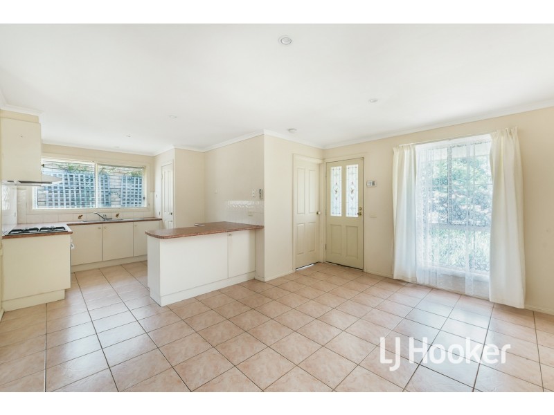 17 Meaby Drive, Pakenham VIC 3810