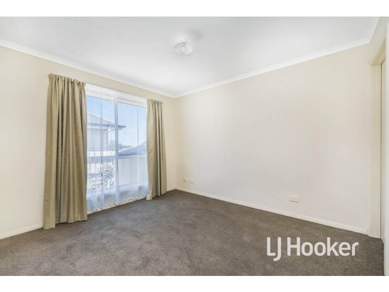 17 Meaby Drive, Pakenham VIC 3810