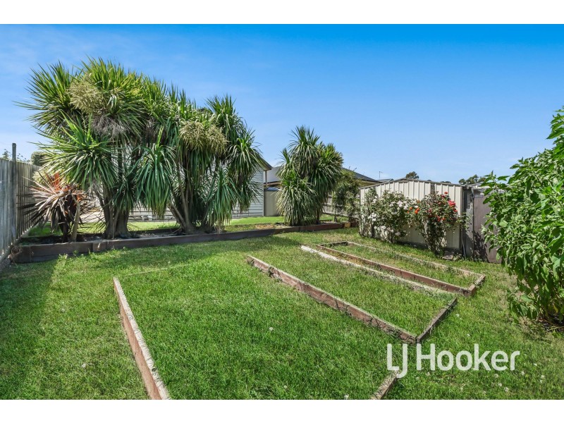 17 Meaby Drive, Pakenham VIC 3810