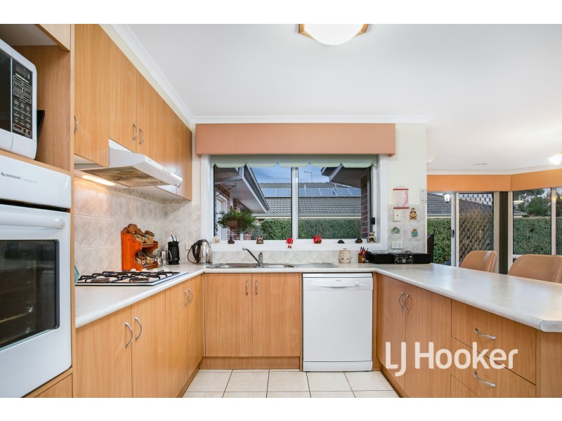 8 Mason Mews, Pakenham VIC 3810