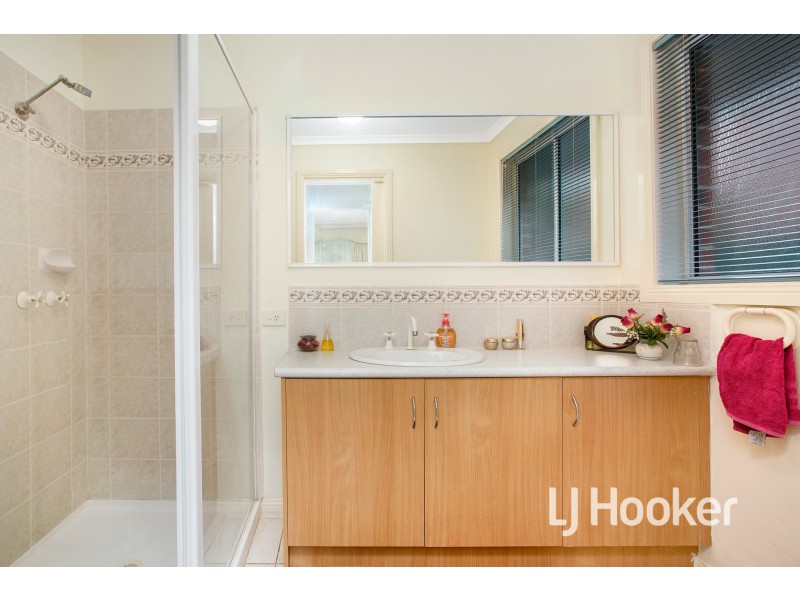 8 Mason Mews, Pakenham VIC 3810