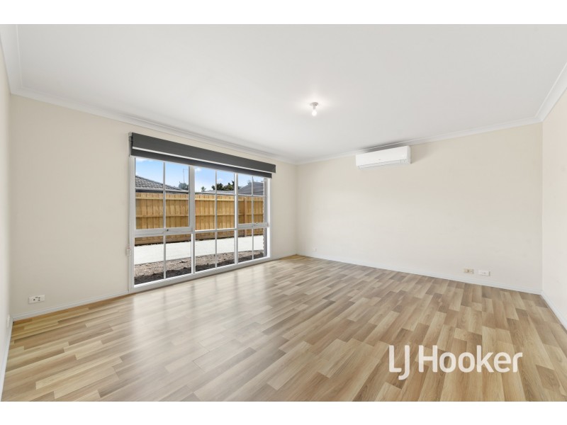 1/48 Cameron Way, Pakenham VIC 3810