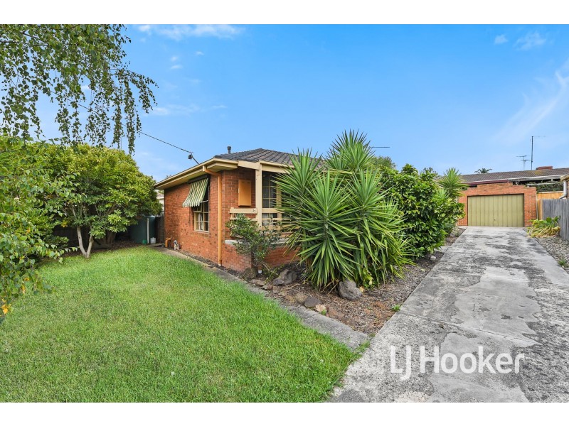 27 Atkins Road, Pakenham VIC 3810