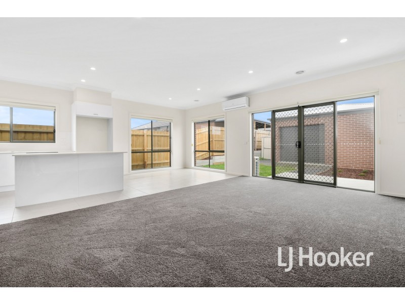 112 Mary Street, Officer South VIC 3809