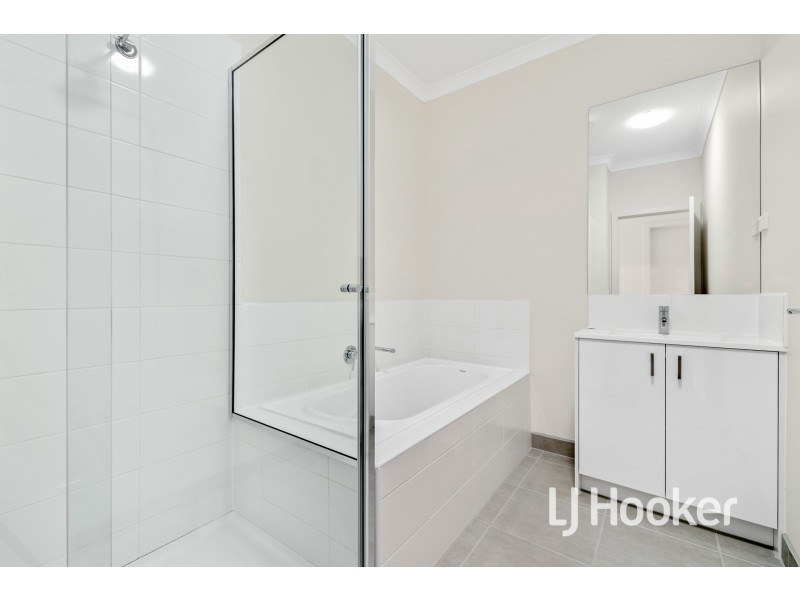 112 Mary Street, Officer South VIC 3809