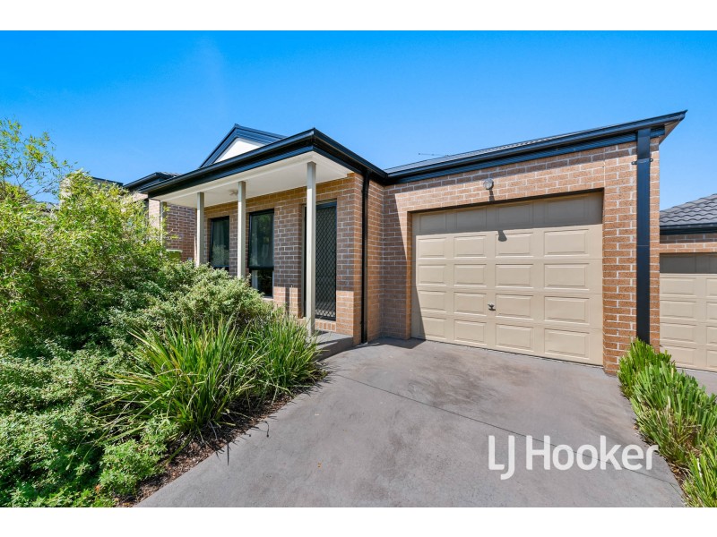 9/103 Army Road, Pakenham VIC 3810