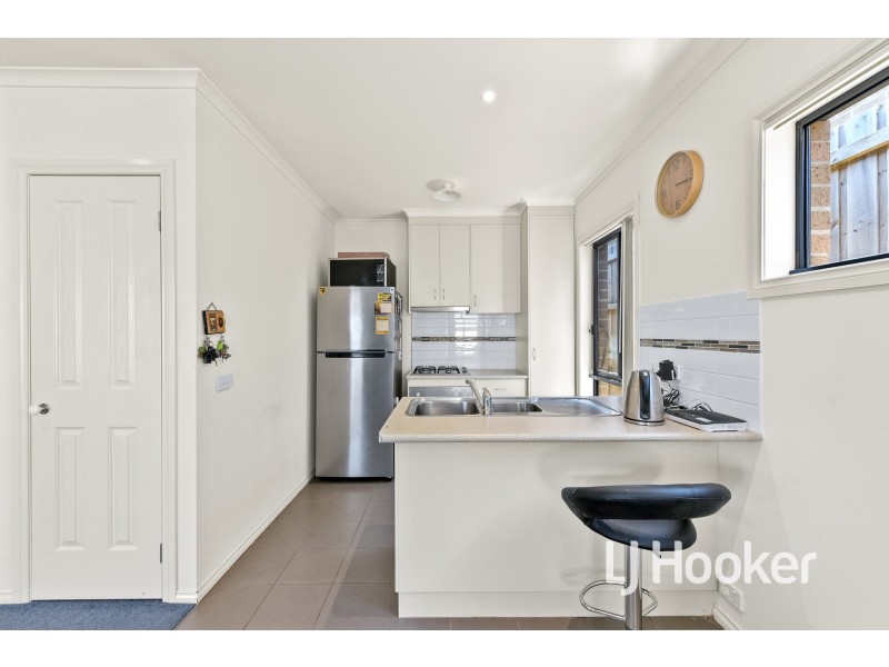 9/103 Army Road, Pakenham VIC 3810