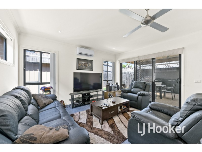 9/103 Army Road, Pakenham VIC 3810