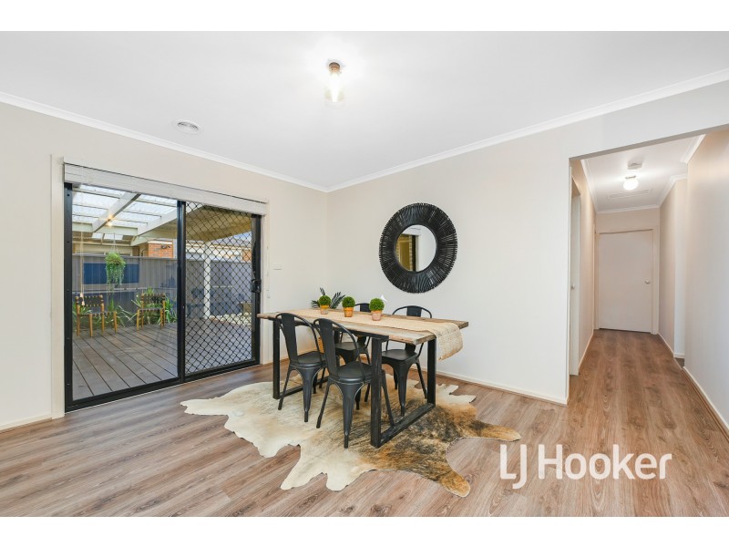 20 Scarlet Crescent, Pakenham VIC 3810