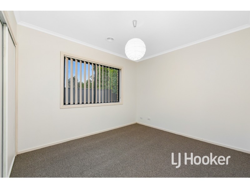 20 Scarlet Crescent, Pakenham VIC 3810