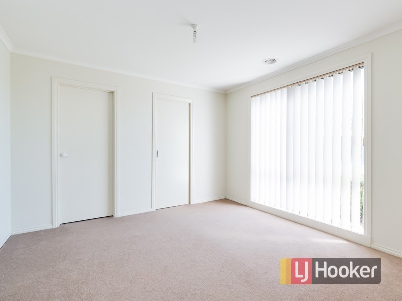 4 Honeyeater Way, Pakenham VIC 3810