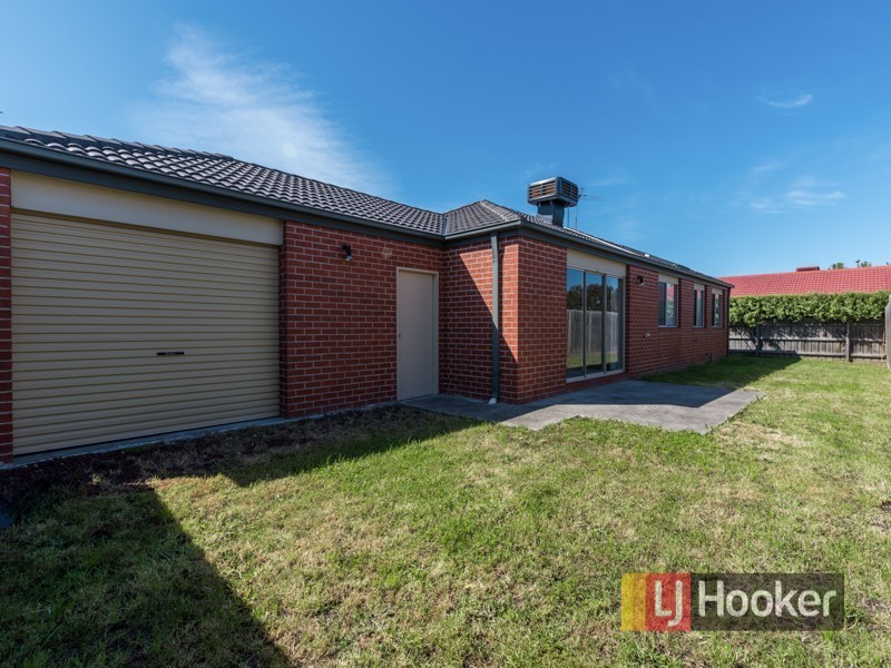 4 Honeyeater Way, Pakenham VIC 3810