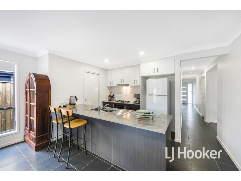 36 Blackhazel Crescent, Clyde North VIC 3978