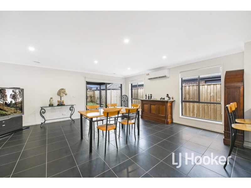 36 Blackhazel Crescent, Clyde North VIC 3978