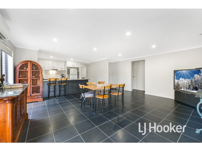 36 Blackhazel Crescent, Clyde North VIC 3978