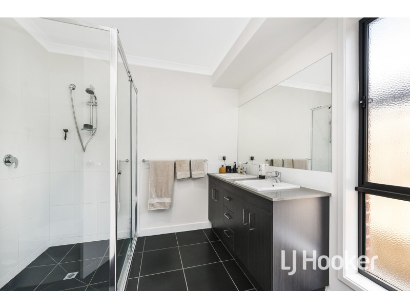 36 Blackhazel Crescent, Clyde North VIC 3978