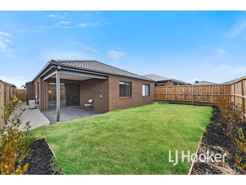36 Blackhazel Crescent, Clyde North VIC 3978