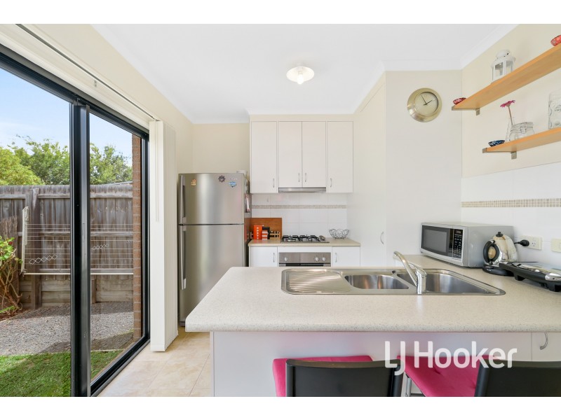 3/103 Army Road, Pakenham VIC 3810